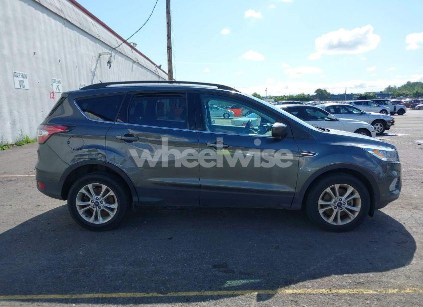 Photo 13 of 2017 Ford Escape SE (VIN 1FMCU9GD2HUA54737)