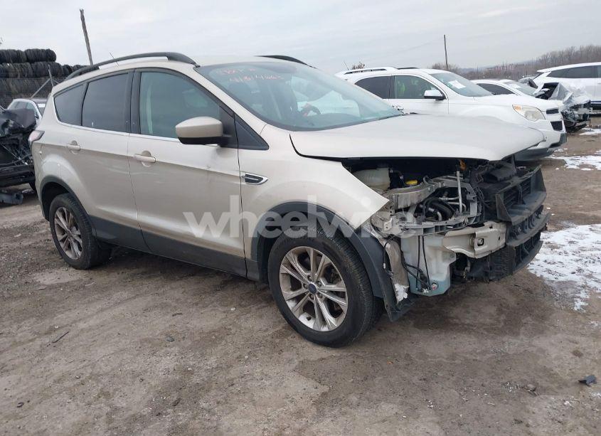 2017 Ford Escape SE (VIN 1FMCU9GD2HUA56665) main photo