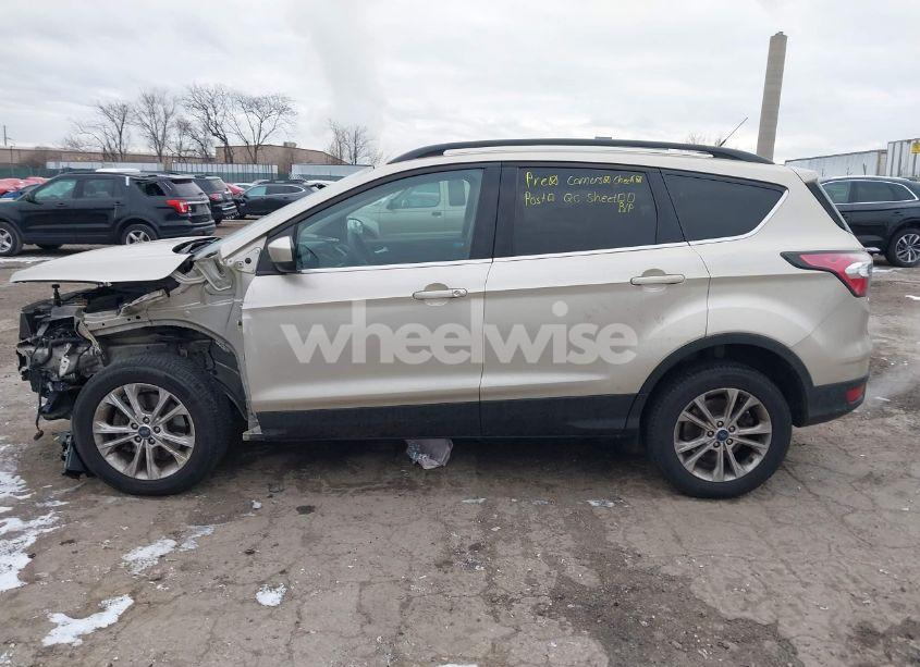 Photo 14 of 2017 Ford Escape SE (VIN 1FMCU9GD2HUA56665)