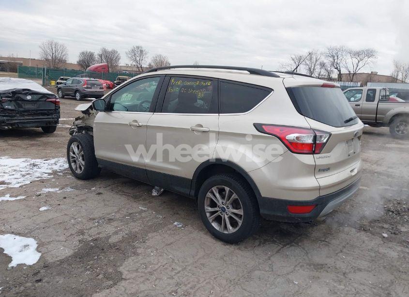 Photo 3 of 2017 Ford Escape SE (VIN 1FMCU9GD2HUA56665)