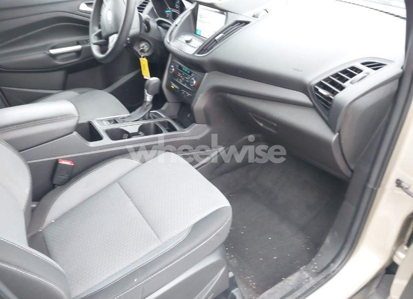 Photo 5 of 2017 Ford Escape SE (VIN 1FMCU9GD2HUA56665)