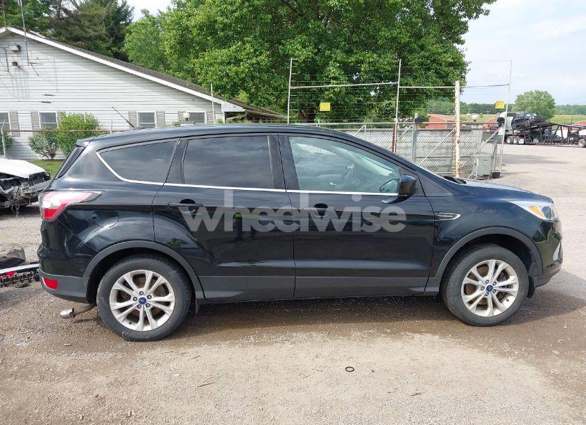 Photo 14 of 2017 Ford Escape SE (VIN 1FMCU9GD2HUB40131)