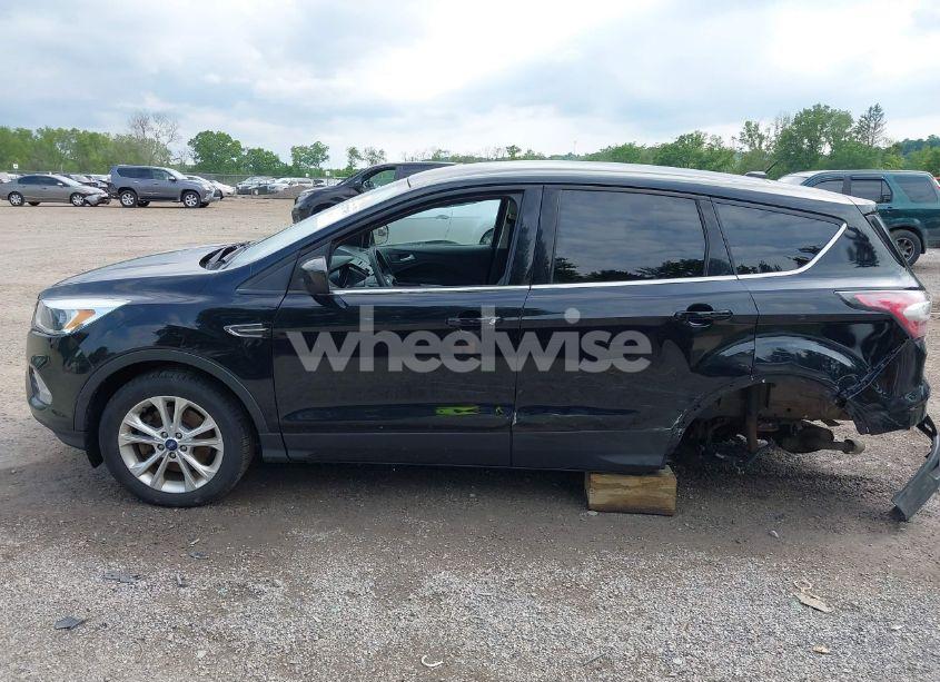 Photo 15 of 2017 Ford Escape SE (VIN 1FMCU9GD2HUB40131)