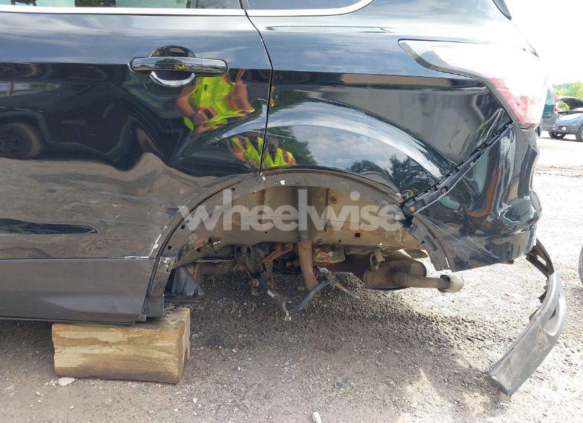 Photo 18 of 2017 Ford Escape SE (VIN 1FMCU9GD2HUB40131)