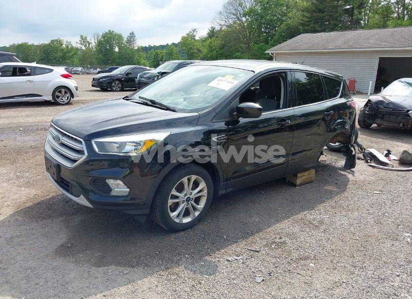 Photo 2 of 2017 Ford Escape SE (VIN 1FMCU9GD2HUB40131)