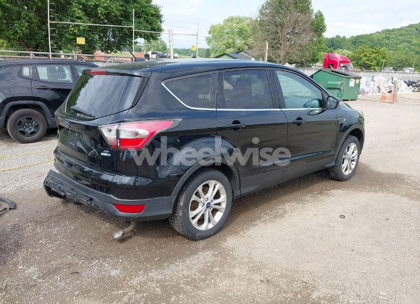 Photo 4 of 2017 Ford Escape SE (VIN 1FMCU9GD2HUB40131)