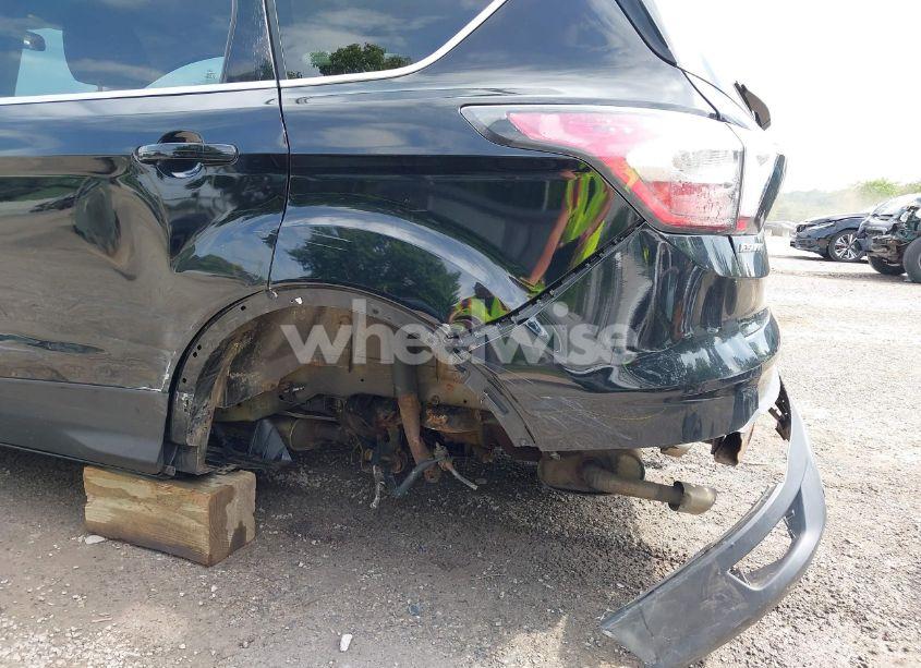 Photo 6 of 2017 Ford Escape SE (VIN 1FMCU9GD2HUB40131)