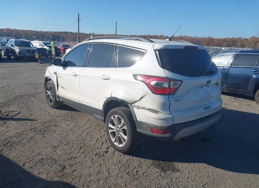 Photo 3 of 2017 Ford Escape SE (VIN 1FMCU9GD2HUB45975)