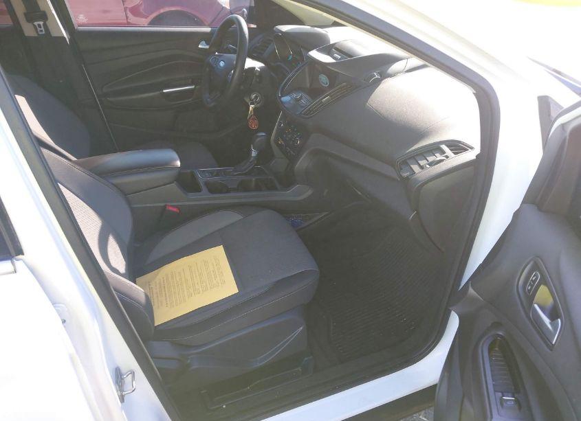 Photo 5 of 2017 Ford Escape SE (VIN 1FMCU9GD2HUB45975)