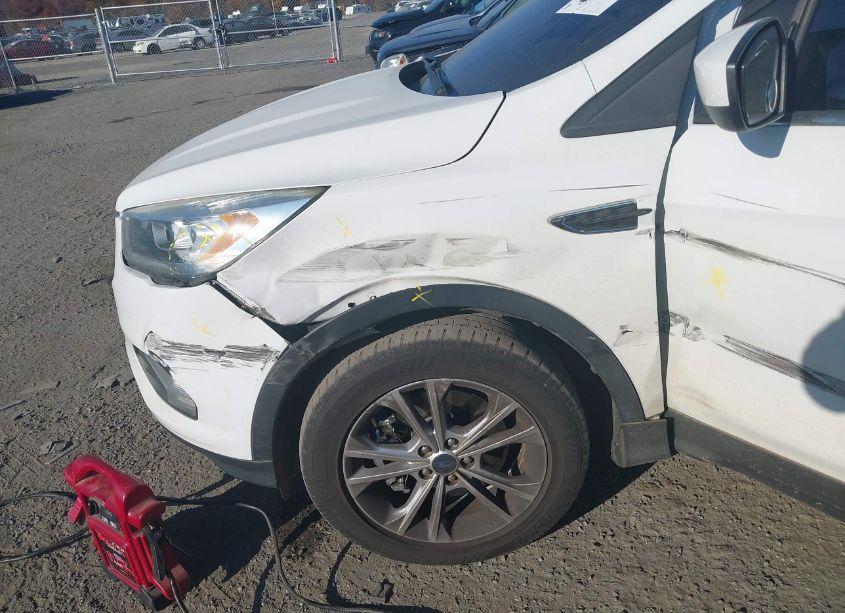 Photo 6 of 2017 Ford Escape SE (VIN 1FMCU9GD2HUB45975)