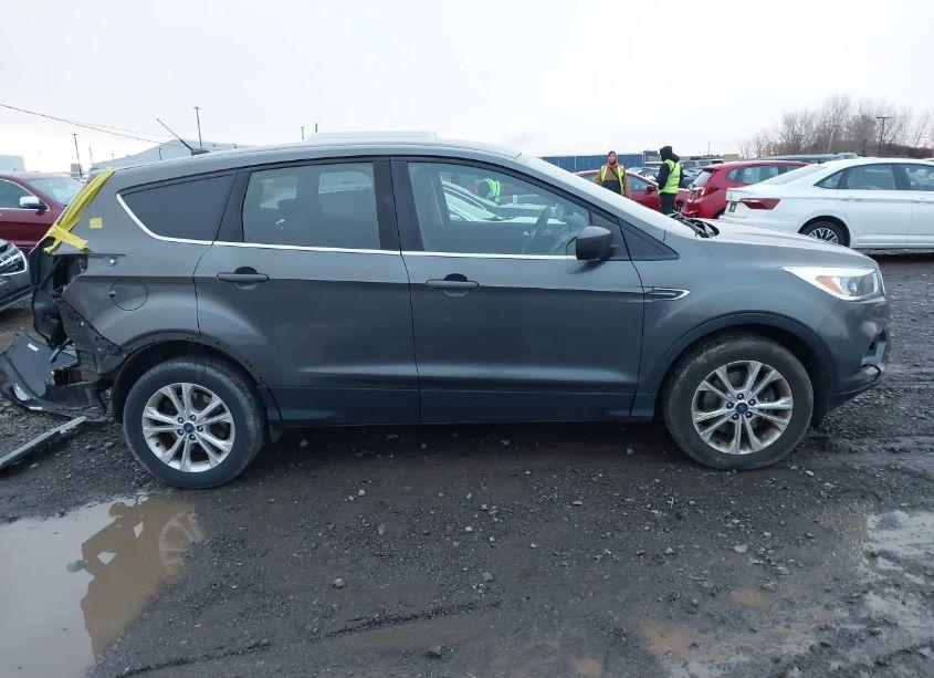 Photo 13 of 2017 Ford Escape SE (VIN 1FMCU9GD2HUC06340)