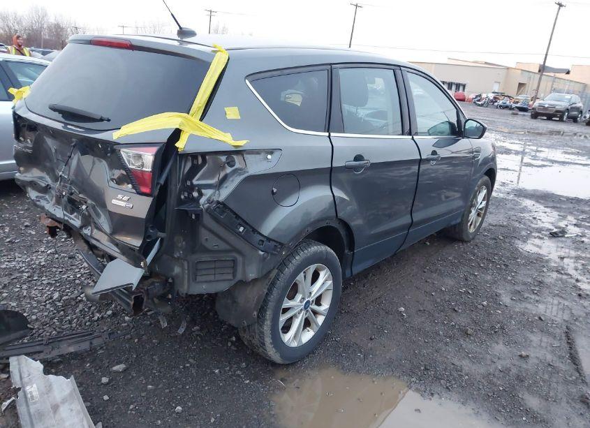 Photo 4 of 2017 Ford Escape SE (VIN 1FMCU9GD2HUC06340)
