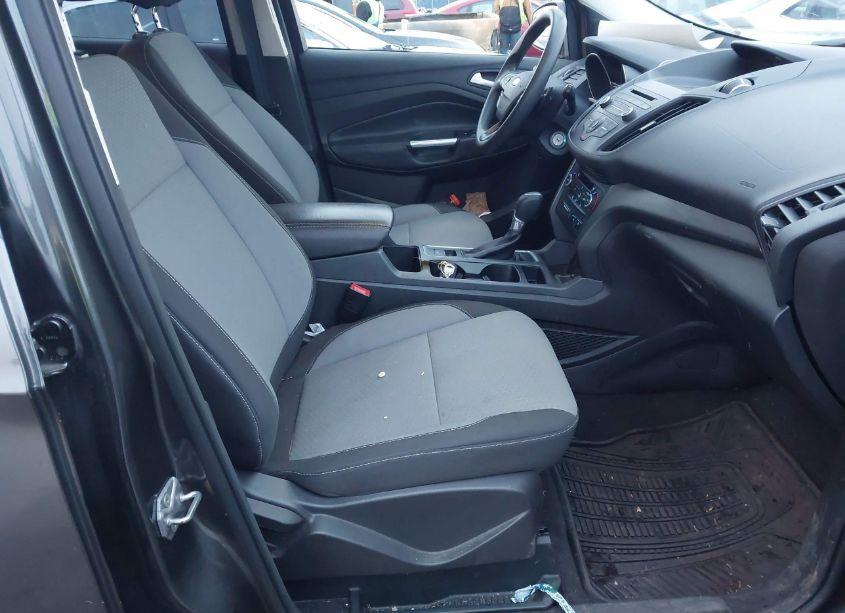 Photo 5 of 2017 Ford Escape SE (VIN 1FMCU9GD2HUC06340)