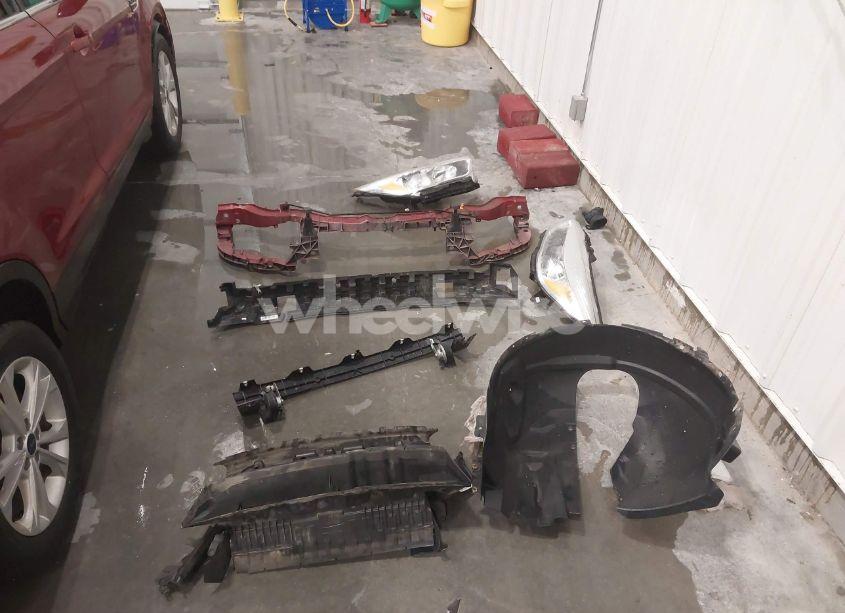 Photo 12 of 2017 Ford Escape SE (VIN 1FMCU9GD2HUC25177)