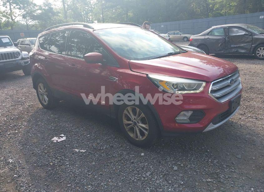 2017 Ford Escape SE (VIN 1FMCU9GD2HUD15235) main photo