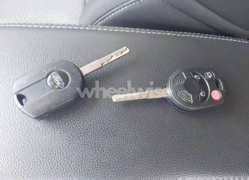 Photo 11 of 2017 Ford Escape SE (VIN 1FMCU9GD2HUD15235)