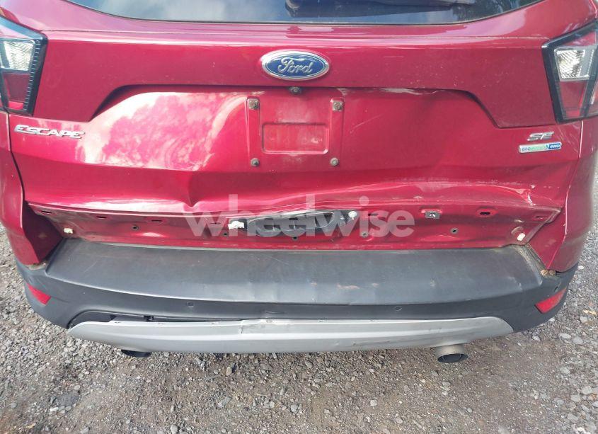 Photo 6 of 2017 Ford Escape SE (VIN 1FMCU9GD2HUD15235)