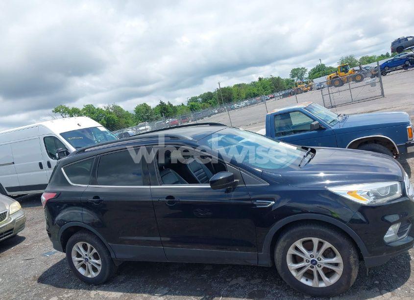 Photo 13 of 2017 Ford Escape SE (VIN 1FMCU9GD2HUD54682)