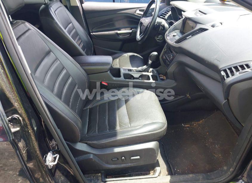 Photo 5 of 2017 Ford Escape SE (VIN 1FMCU9GD2HUD54682)