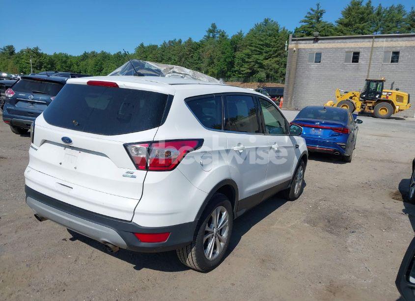 Photo 4 of 2017 Ford Escape SE (VIN 1FMCU9GD2HUD80571)