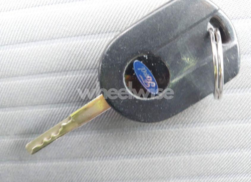 Photo 11 of 2017 Ford Escape SE (VIN 1FMCU9GD2HUE61733)