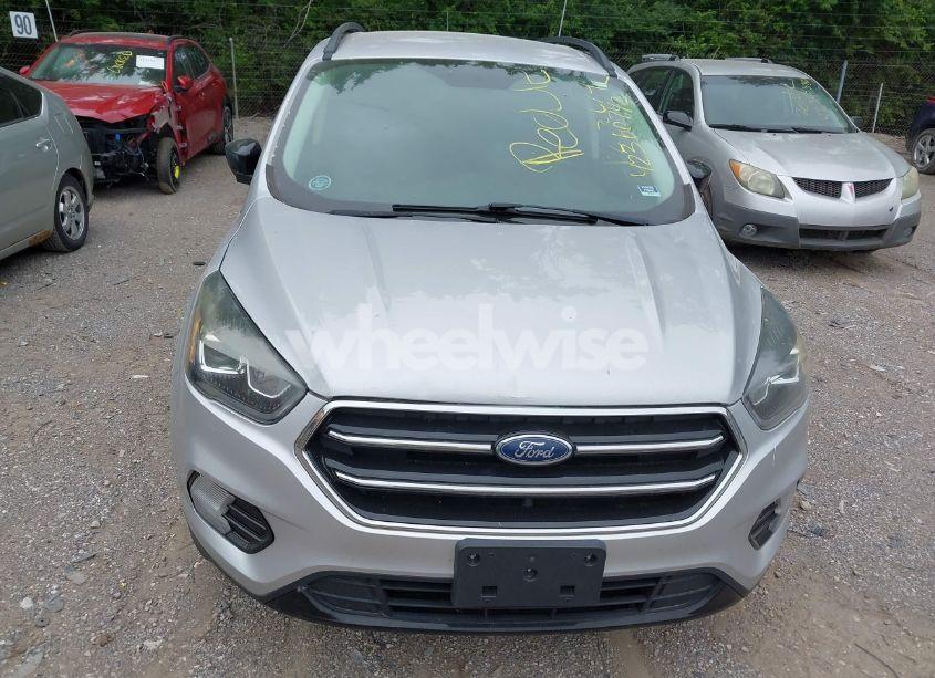 Photo 12 of 2017 Ford Escape SE (VIN 1FMCU9GD2HUE61733)