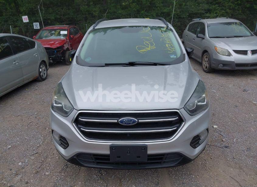 Photo 6 of 2017 Ford Escape SE (VIN 1FMCU9GD2HUE61733)