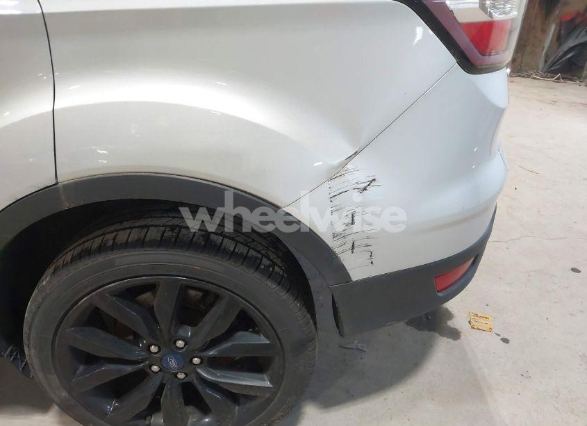 Photo 17 of 2017 Ford Escape SE (VIN 1FMCU9GD2HUE83232)