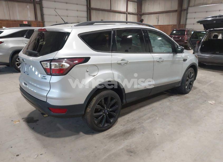 Photo 4 of 2017 Ford Escape SE (VIN 1FMCU9GD2HUE83232)