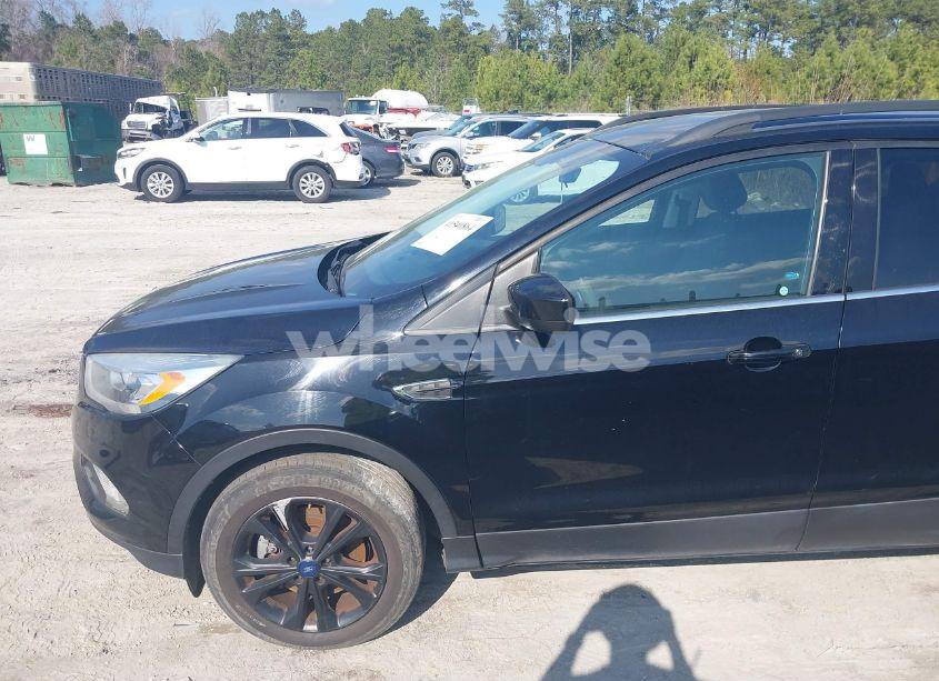 Photo 14 of 2017 Ford Escape SE (VIN 1FMCU9GD2HUF00403)