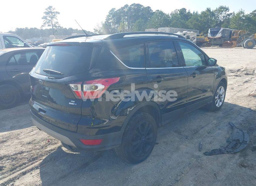 Photo 4 of 2017 Ford Escape SE (VIN 1FMCU9GD2HUF00403)