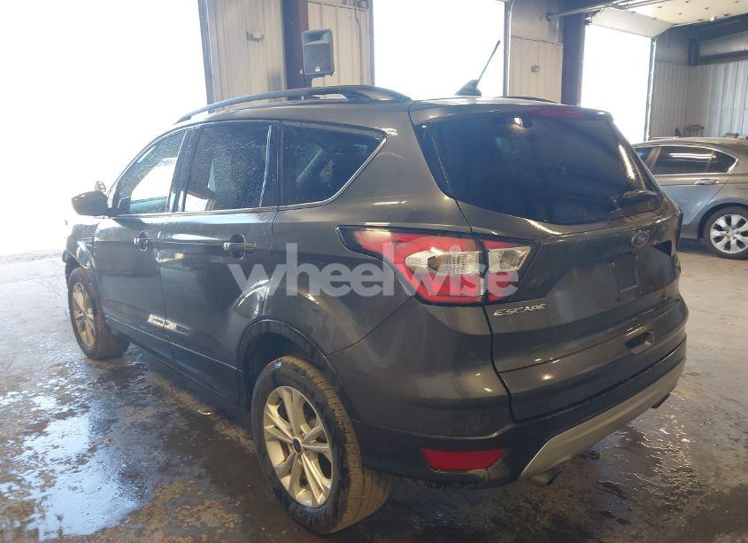 Photo 3 of 2018 Ford Escape SE (VIN 1FMCU9GD2JUA04815)