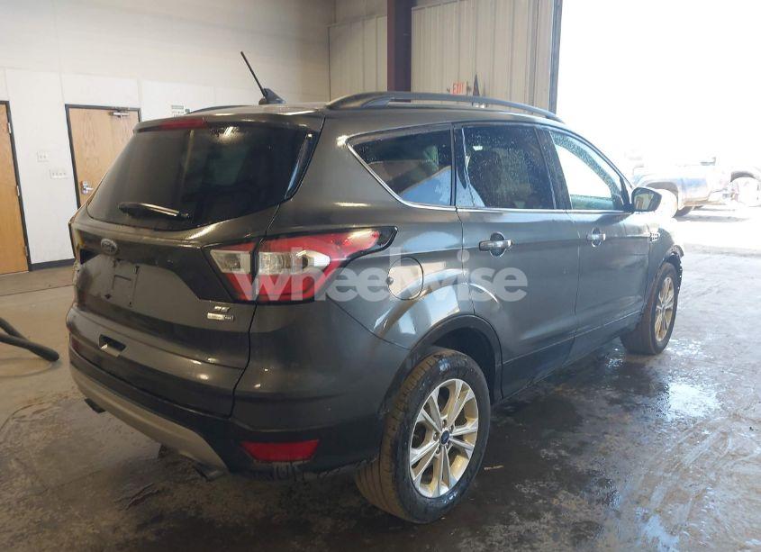 Photo 4 of 2018 Ford Escape SE (VIN 1FMCU9GD2JUA04815)