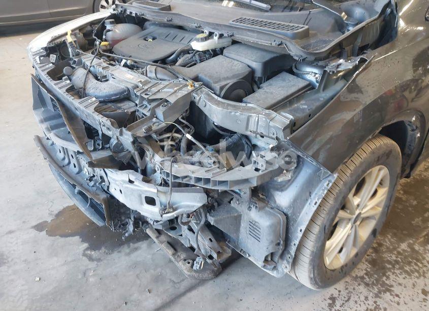 Photo 6 of 2018 Ford Escape SE (VIN 1FMCU9GD2JUA04815)