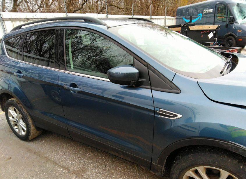 Photo 13 of 2018 Ford Escape SE (VIN 1FMCU9GD2JUA21369)