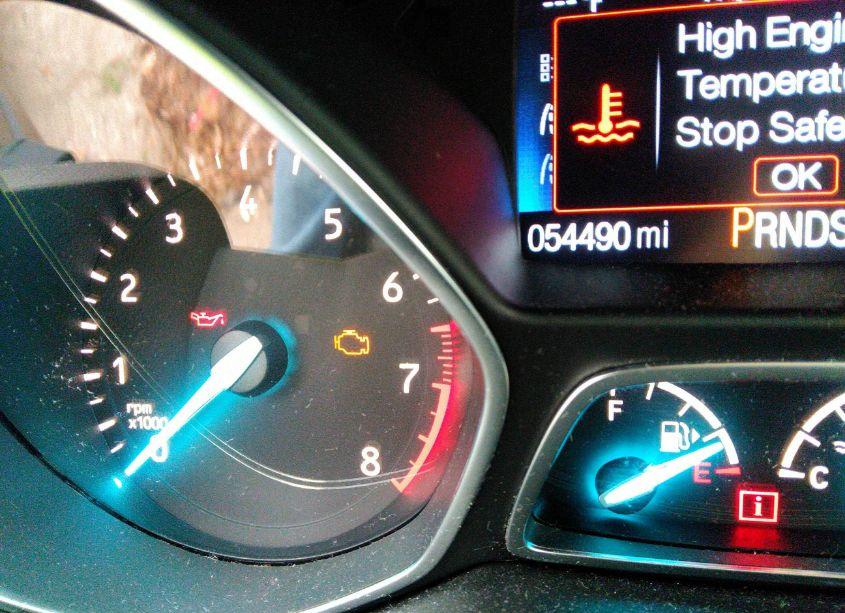 Photo 15 of 2018 Ford Escape SE (VIN 1FMCU9GD2JUA21369)