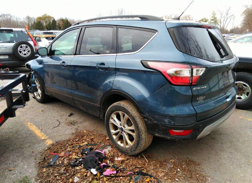 Photo 3 of 2018 Ford Escape SE (VIN 1FMCU9GD2JUA21369)