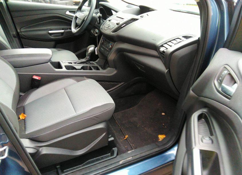 Photo 5 of 2018 Ford Escape SE (VIN 1FMCU9GD2JUA21369)