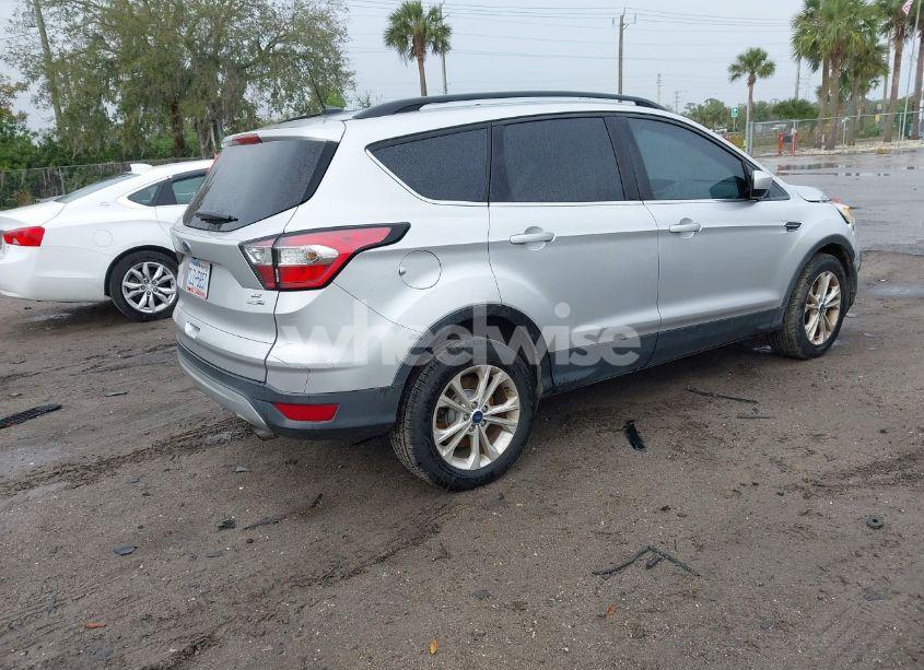 Photo 4 of 2018 Ford Escape SE (VIN 1FMCU9GD2JUA32601)
