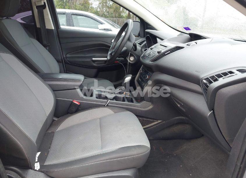 Photo 5 of 2018 Ford Escape SE (VIN 1FMCU9GD2JUA32601)