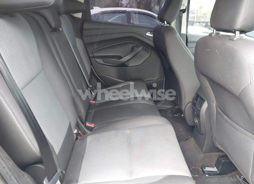 Photo 8 of 2018 Ford Escape SE (VIN 1FMCU9GD2JUA32601)