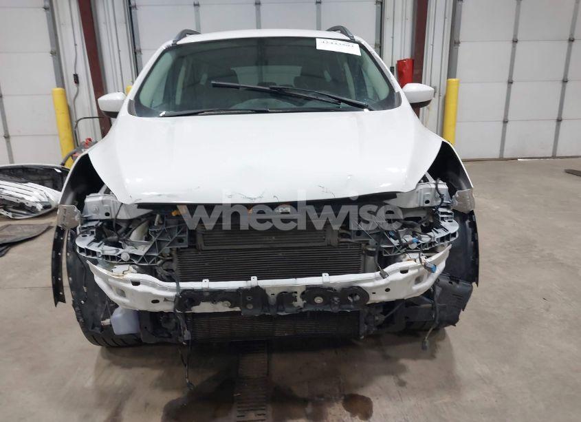 Photo 13 of 2018 Ford Escape SE (VIN 1FMCU9GD2JUA47227)