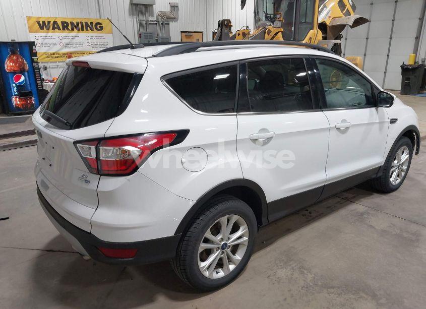Photo 4 of 2018 Ford Escape SE (VIN 1FMCU9GD2JUA47227)