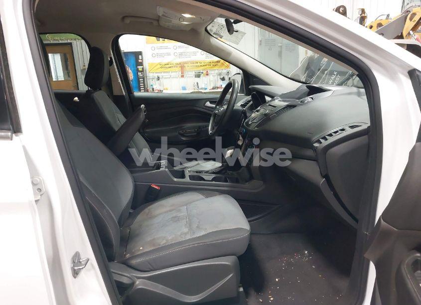 Photo 5 of 2018 Ford Escape SE (VIN 1FMCU9GD2JUA47227)