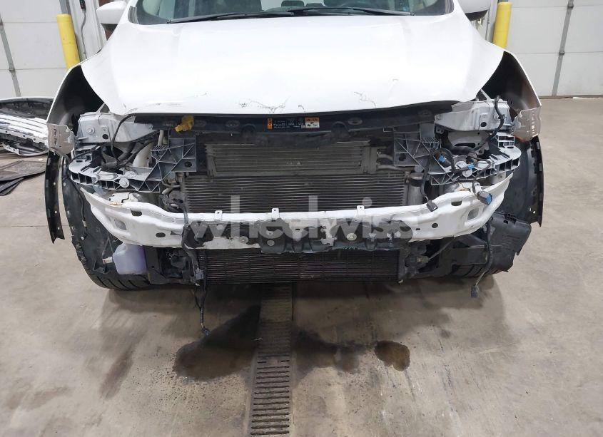 Photo 6 of 2018 Ford Escape SE (VIN 1FMCU9GD2JUA47227)