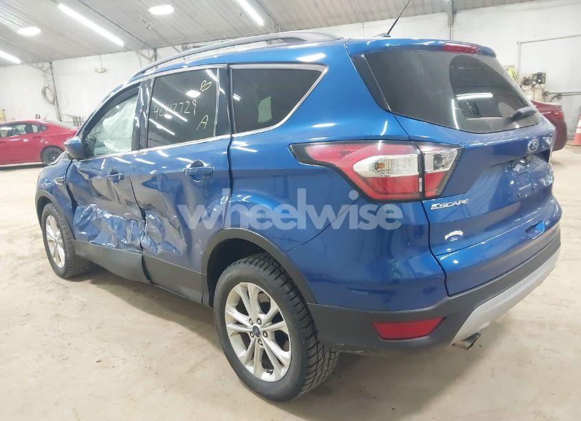 Photo 3 of 2018 Ford Escape SE (VIN 1FMCU9GD2JUA51181)