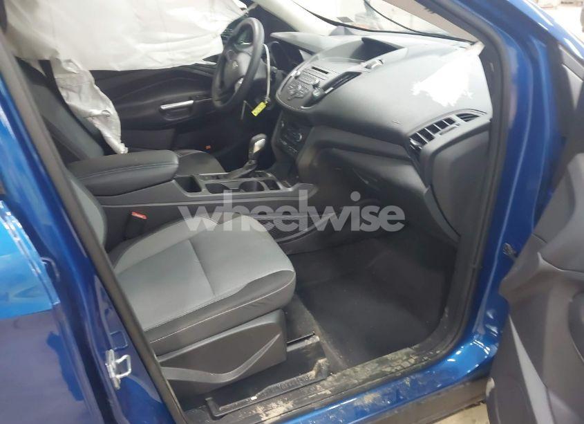 Photo 5 of 2018 Ford Escape SE (VIN 1FMCU9GD2JUA51181)