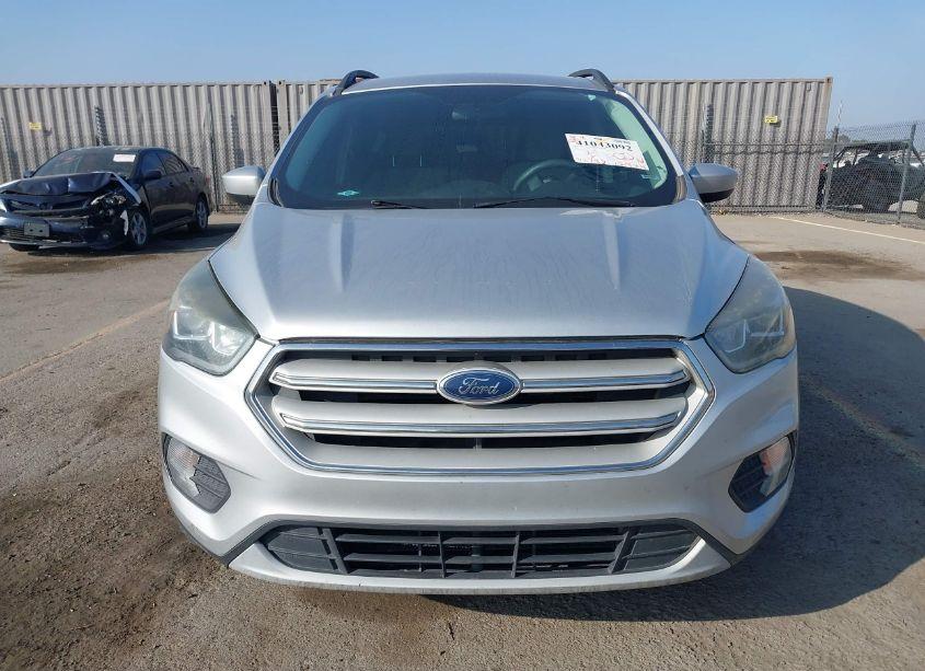 Photo 13 of 2018 Ford Escape SE (VIN 1FMCU9GD2JUB17583)