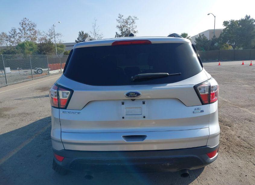 Photo 17 of 2018 Ford Escape SE (VIN 1FMCU9GD2JUB17583)