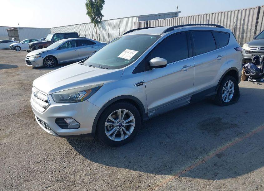 Photo 2 of 2018 Ford Escape SE (VIN 1FMCU9GD2JUB17583)